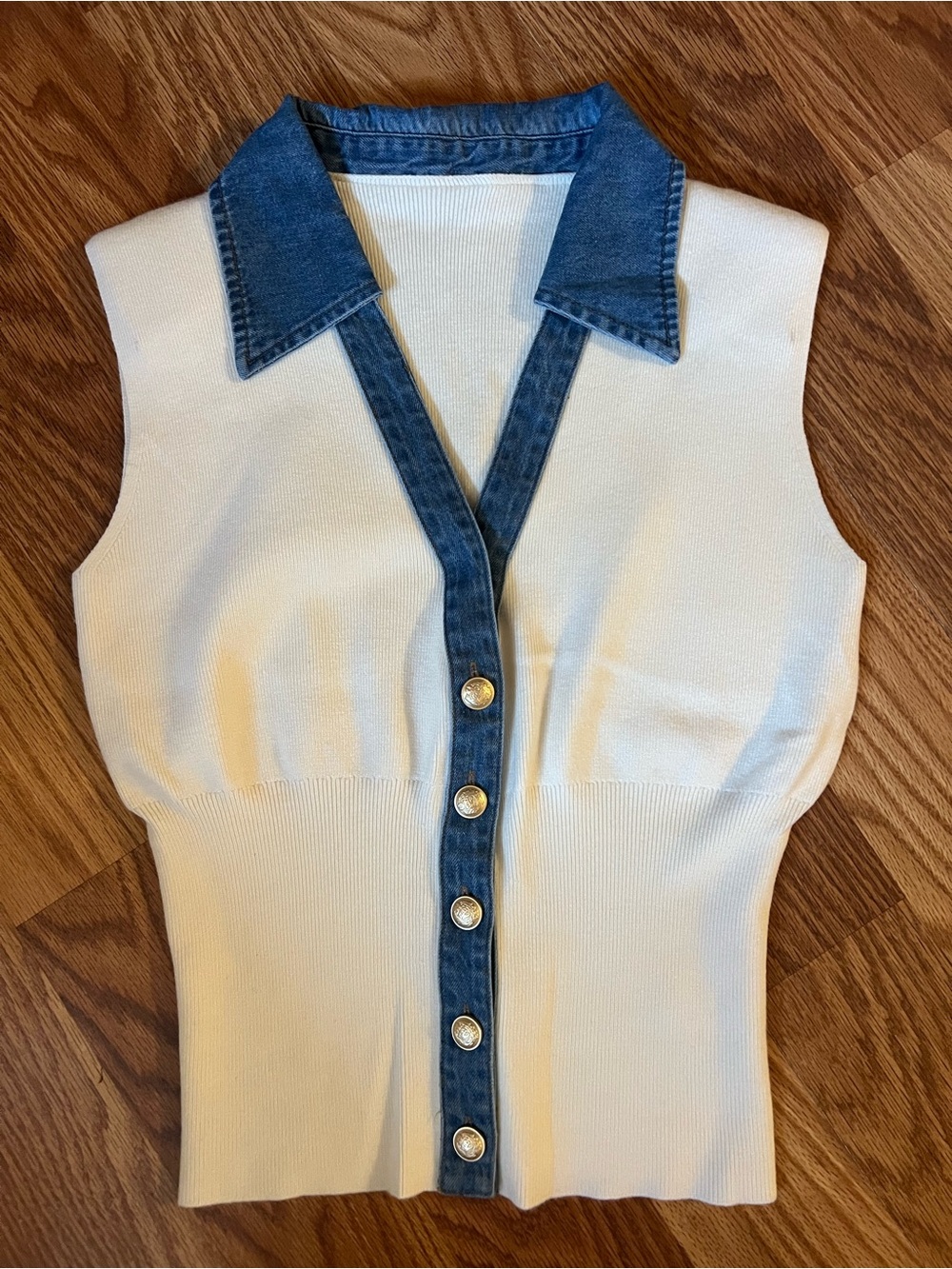 Commense Ribbed Knit Sleeveless Top with Denim Trim